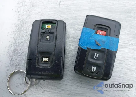 2005 Toyota Prius z USA, uszkodzony, nr VIN JTDKB20U957026158